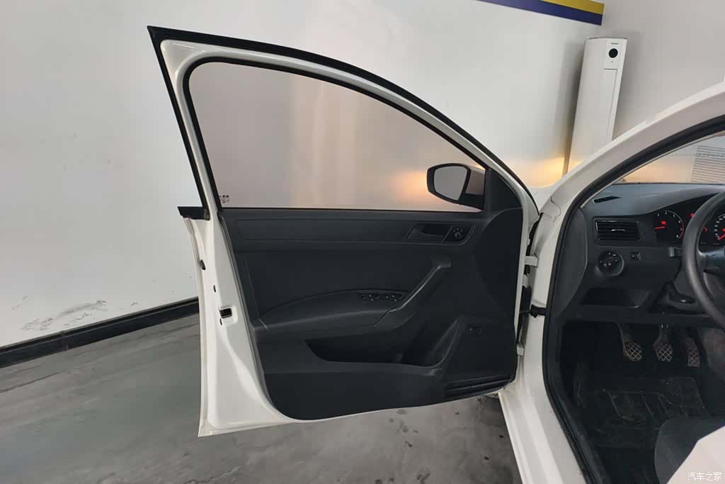 Volkswagen Santana, 2018 7