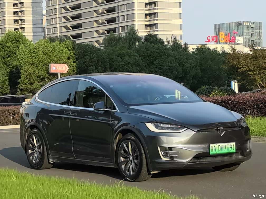 Tesla Model X, 2017 3