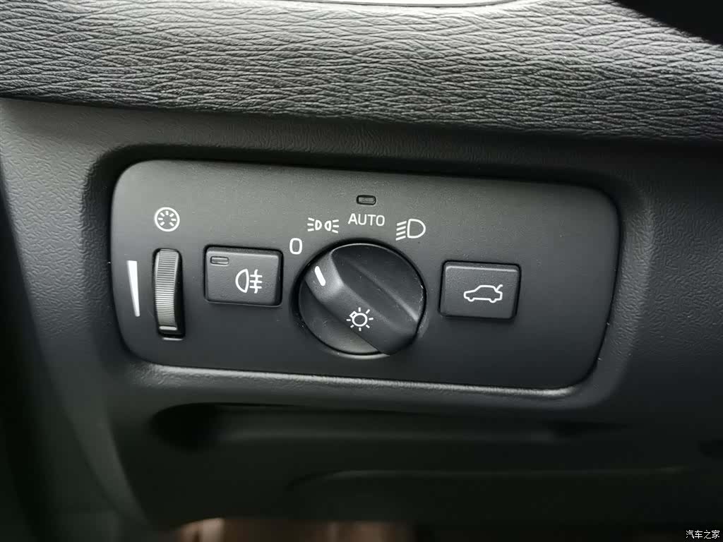Volvo V40, 2018 21