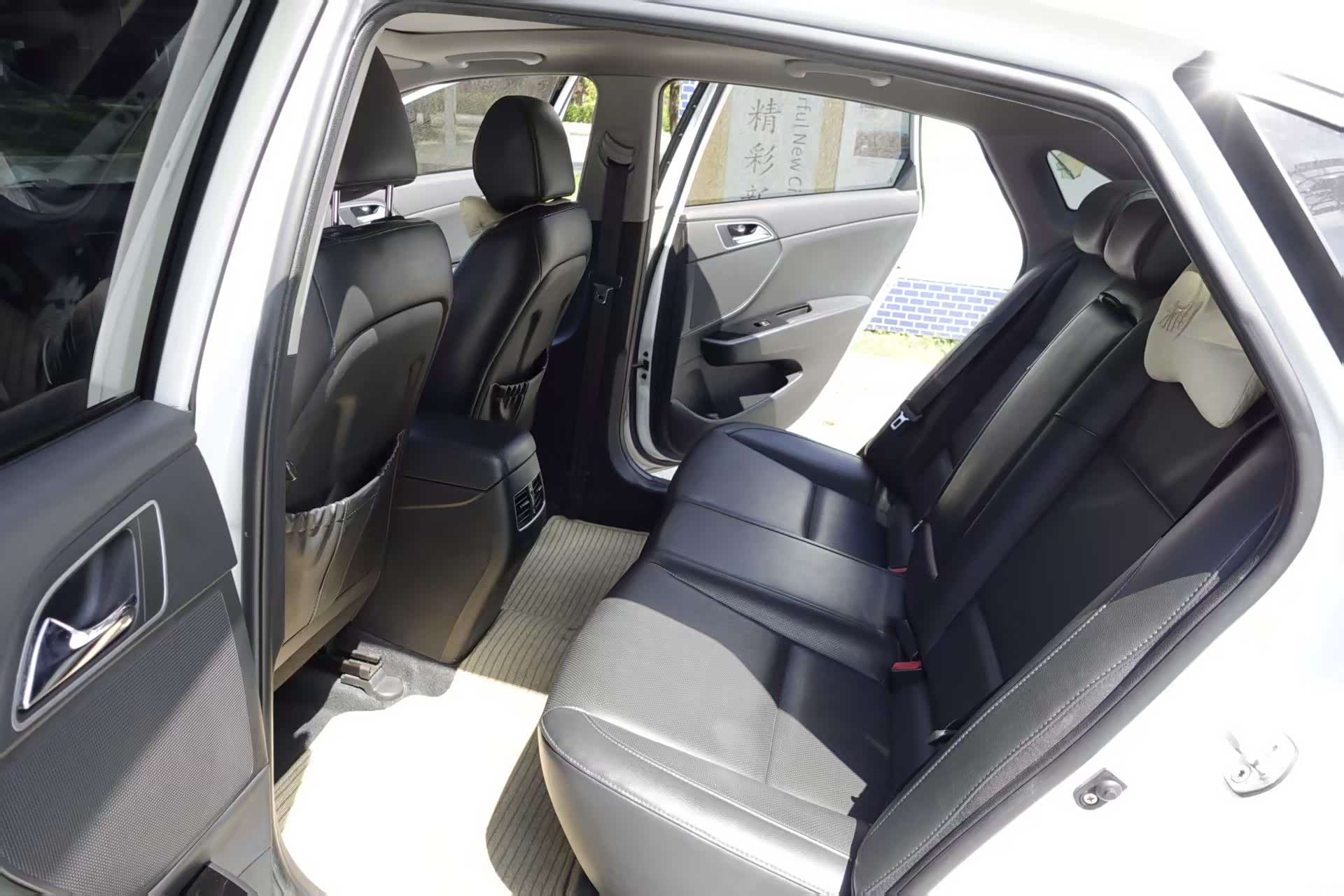 Hyundai GLS, 2015 14