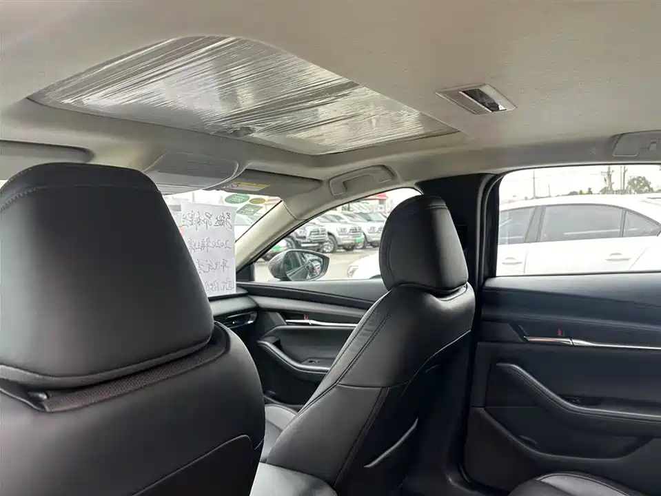Mazda 3 Angkesaila