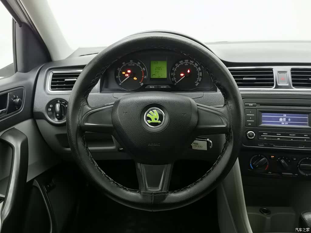 Skoda Rapid, 2014 11