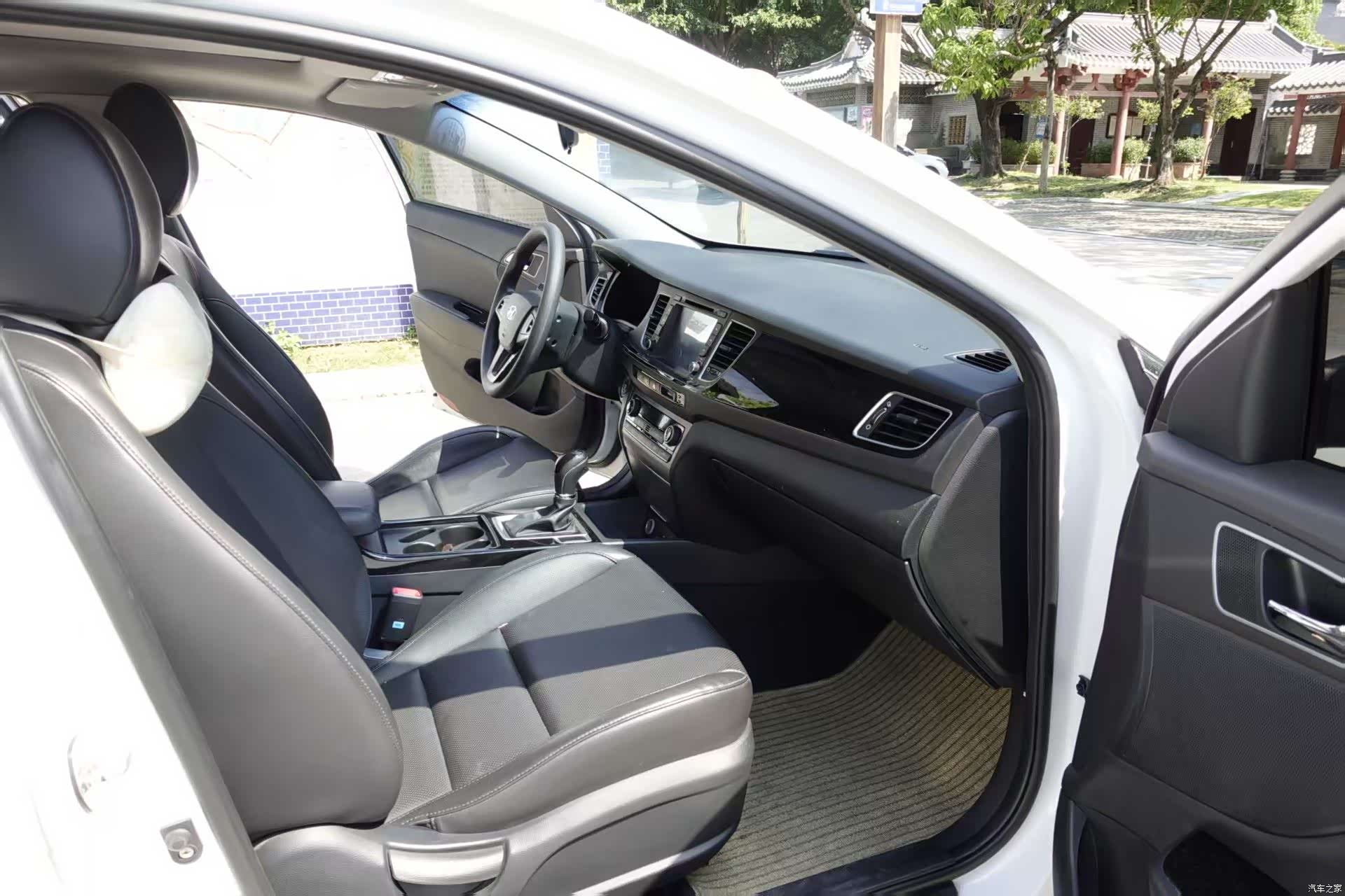 Hyundai GLS, 2015 9