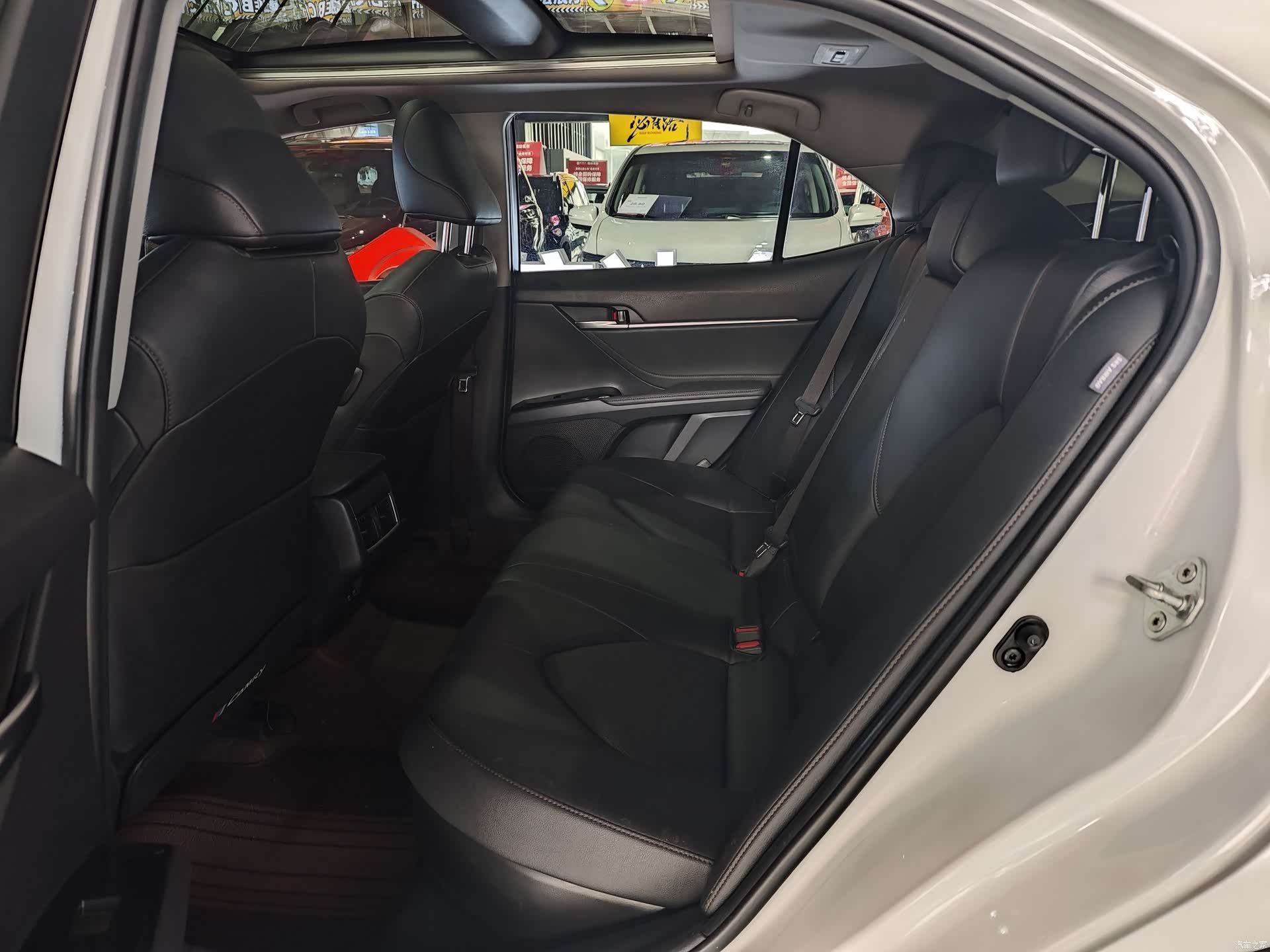 Toyota Camry, 2022 12