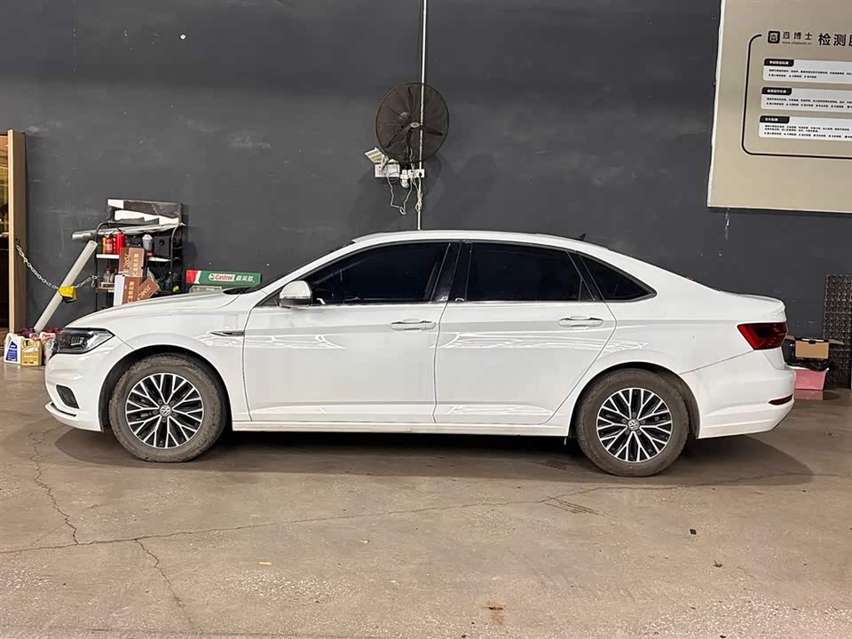 Volkswagen Sagitar
