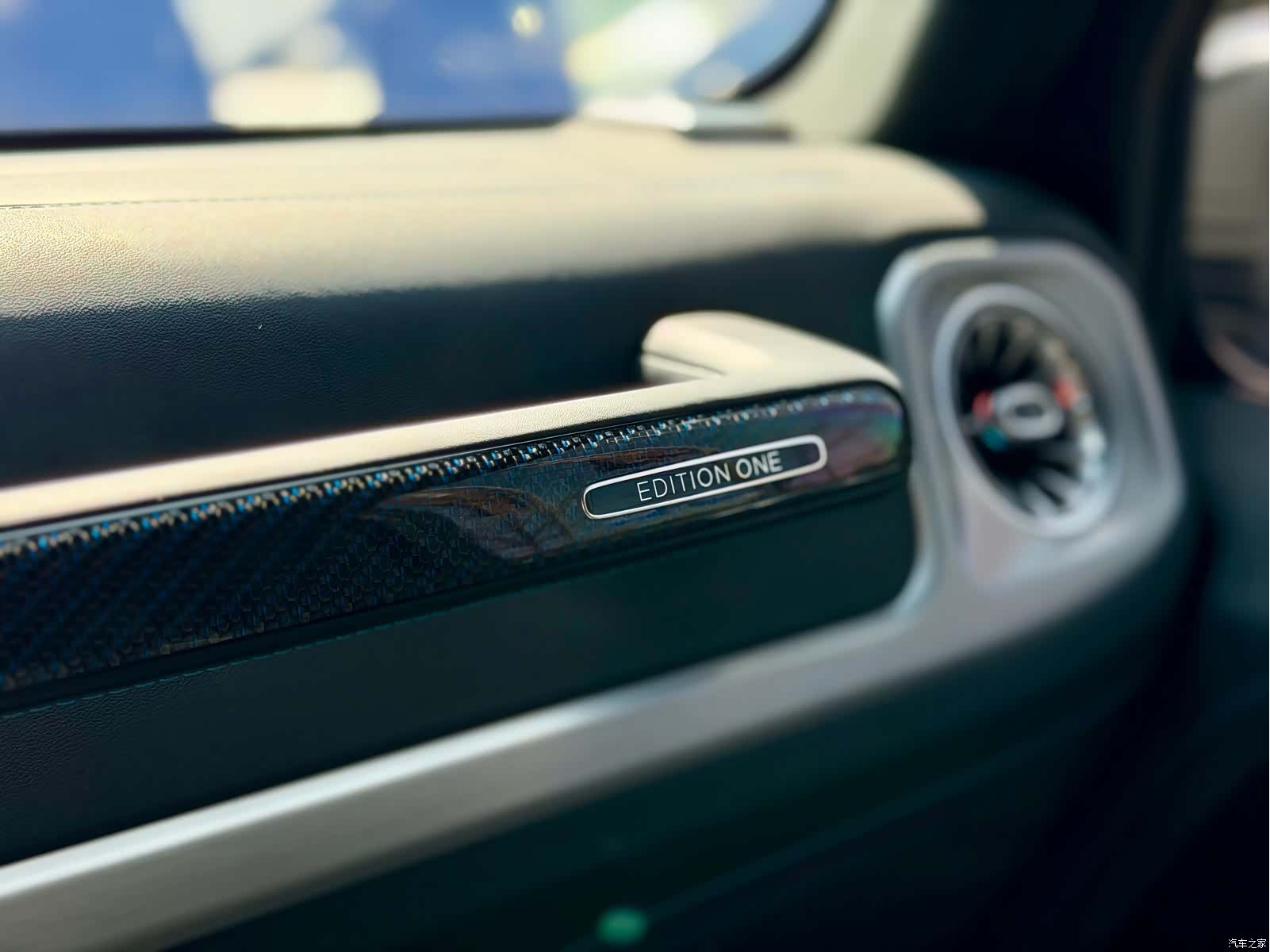 Mercedes-Benz G-Class, 2025 28