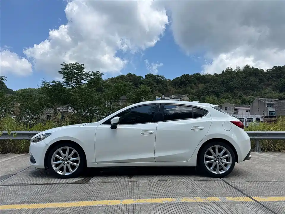 Mazda 3 Angkesaila