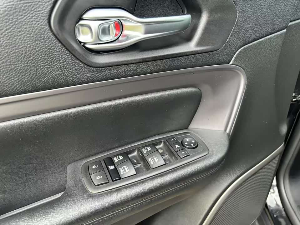 Jeep Grand Commander