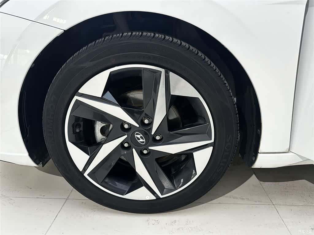 Hyundai Elantra, 2022 12