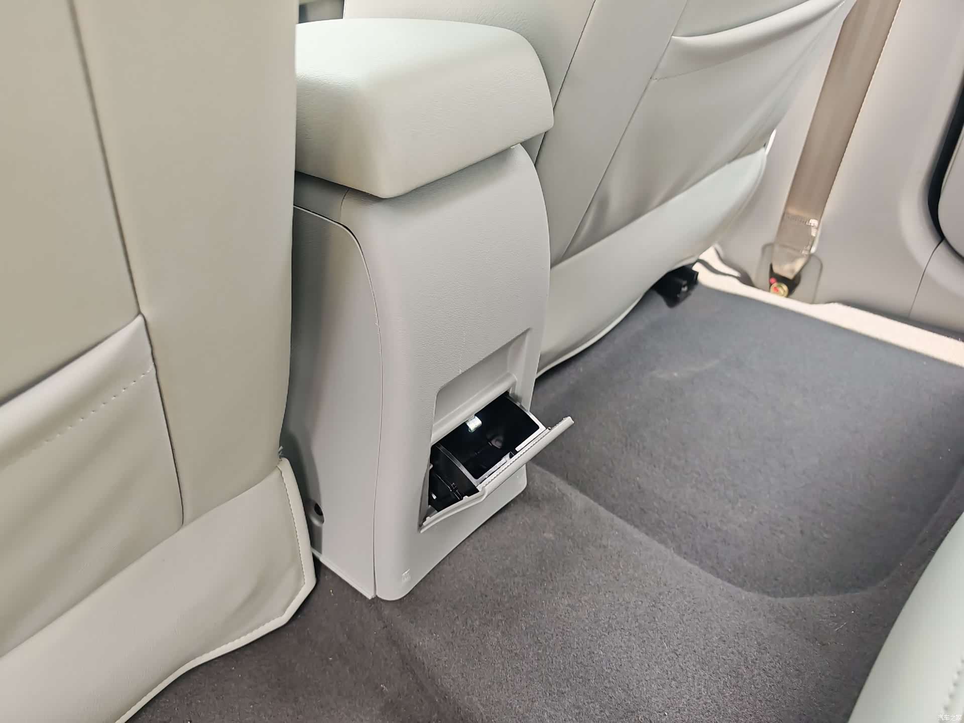 BAIC EV160, 2015 23