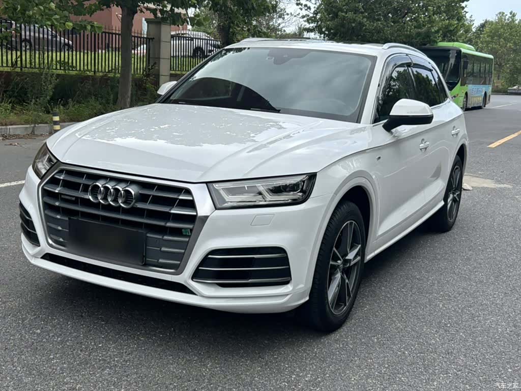 Audi Q5L, 2019 1