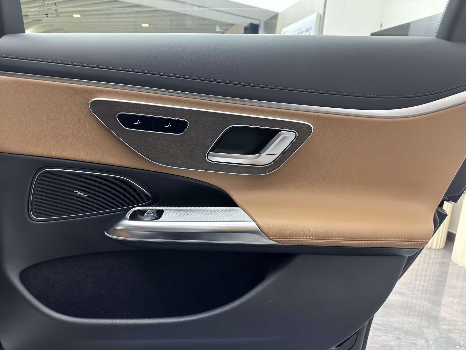 Mercedes-Benz E-Class, 2025 23