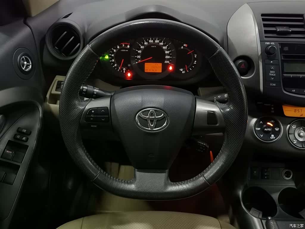 Toyota RAV4, 2012 11