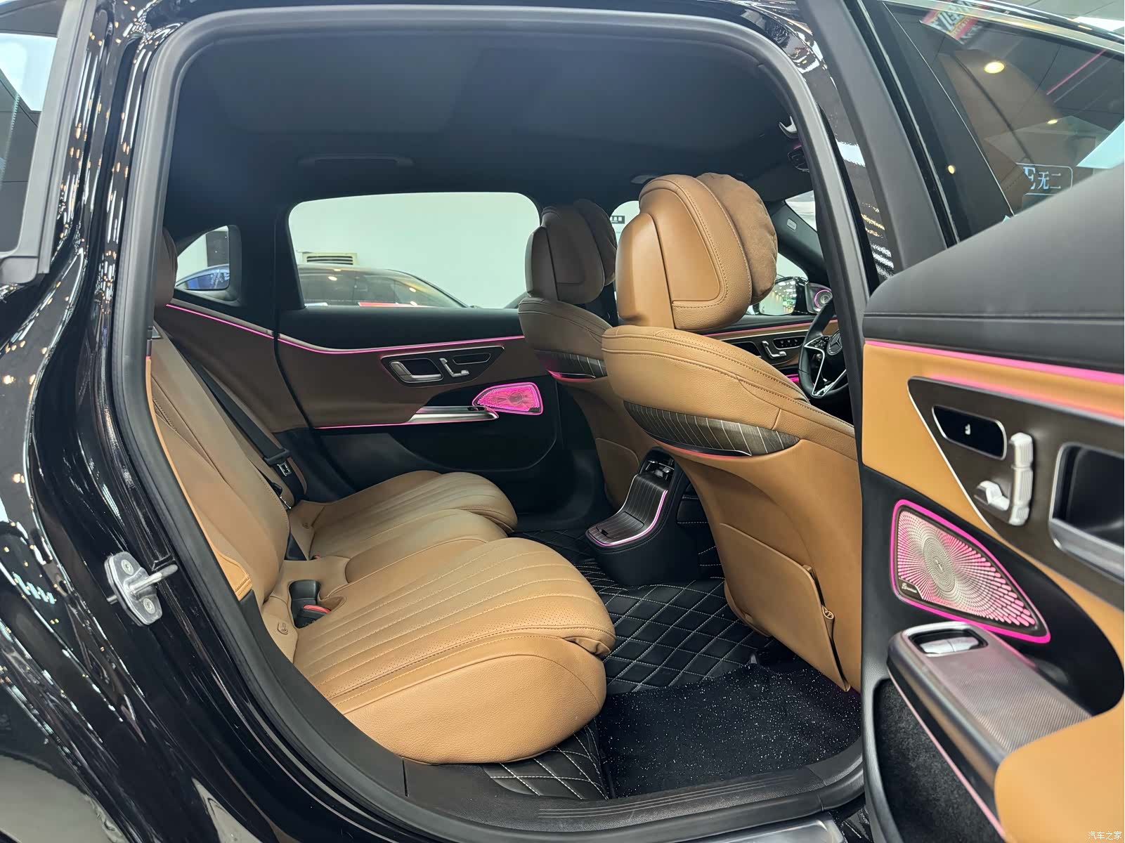 Mercedes-Benz E-Class, 2026 13