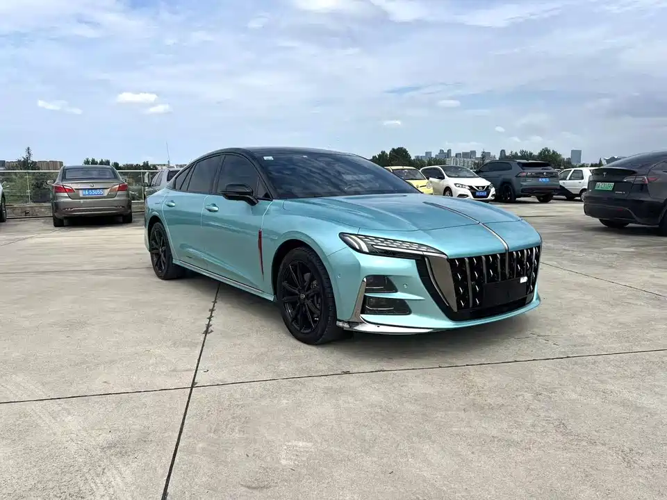 Hongqi H6