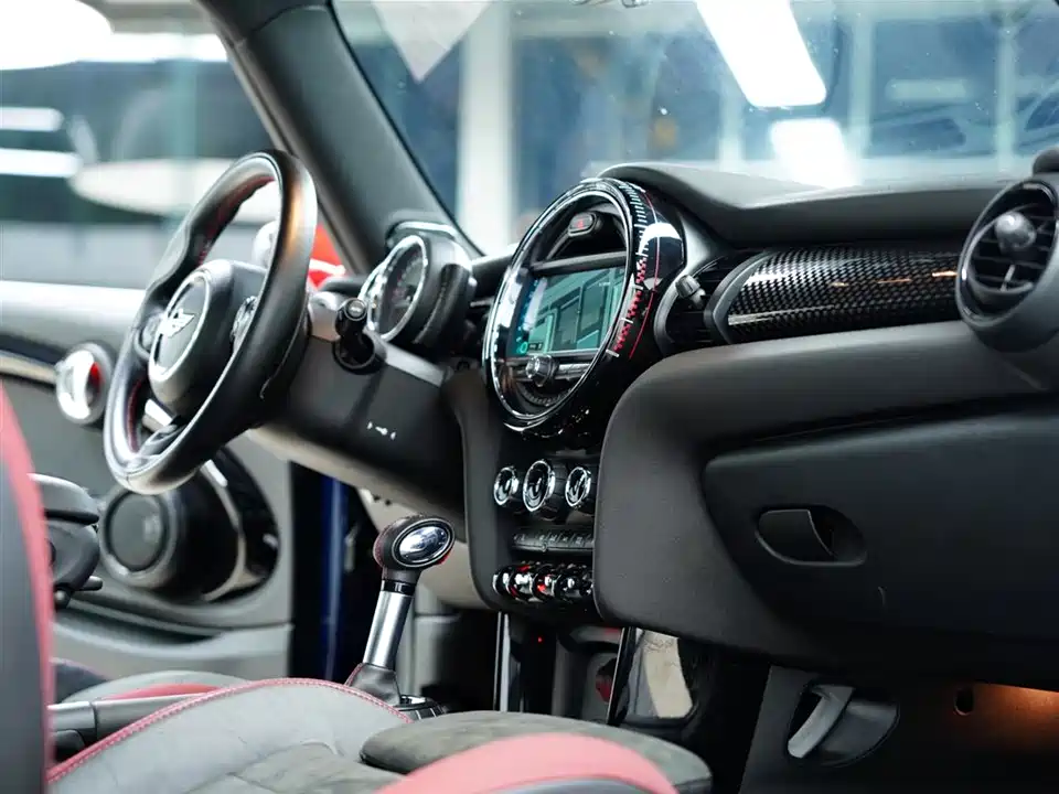 MINI JCW