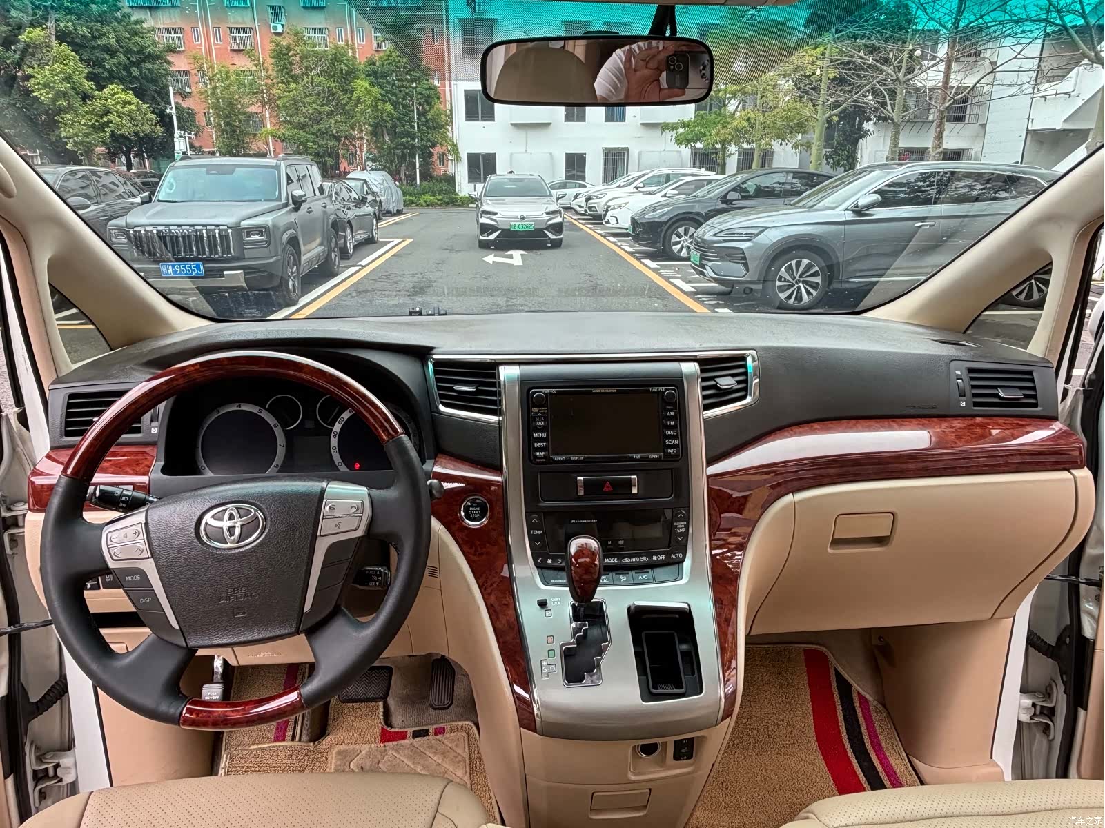 Toyota Alphard, 2010 8