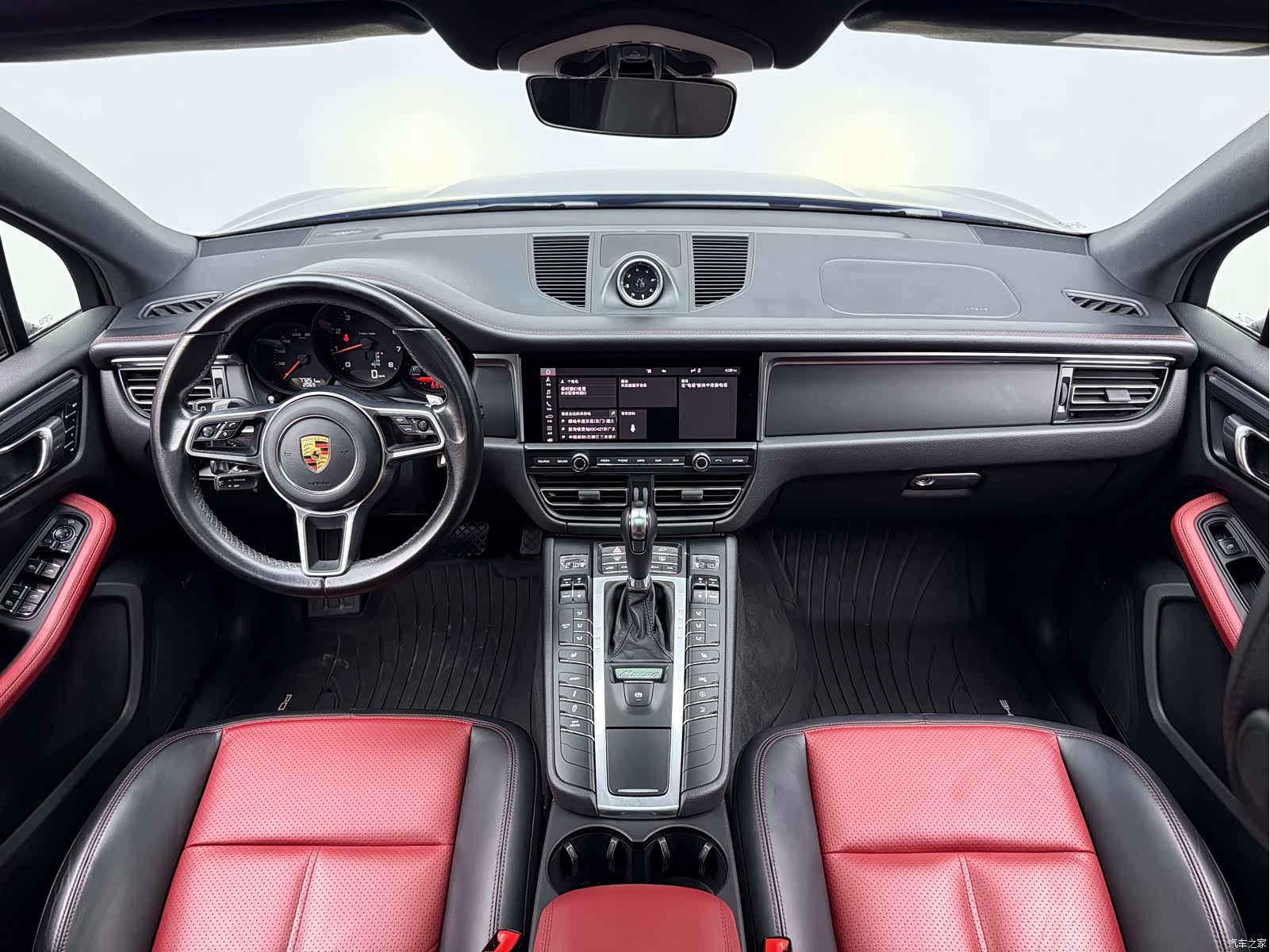 Porsche Macan, 2021 11