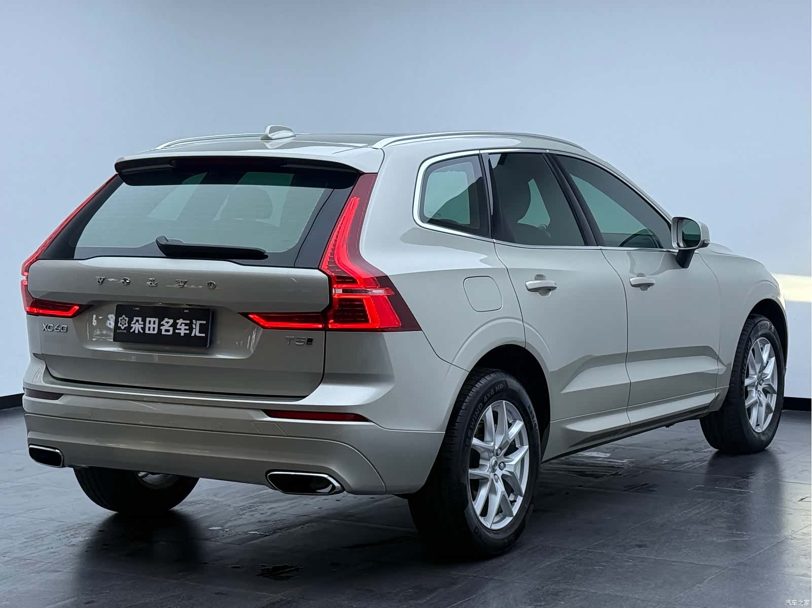Volvo XC60, 2018 все фото