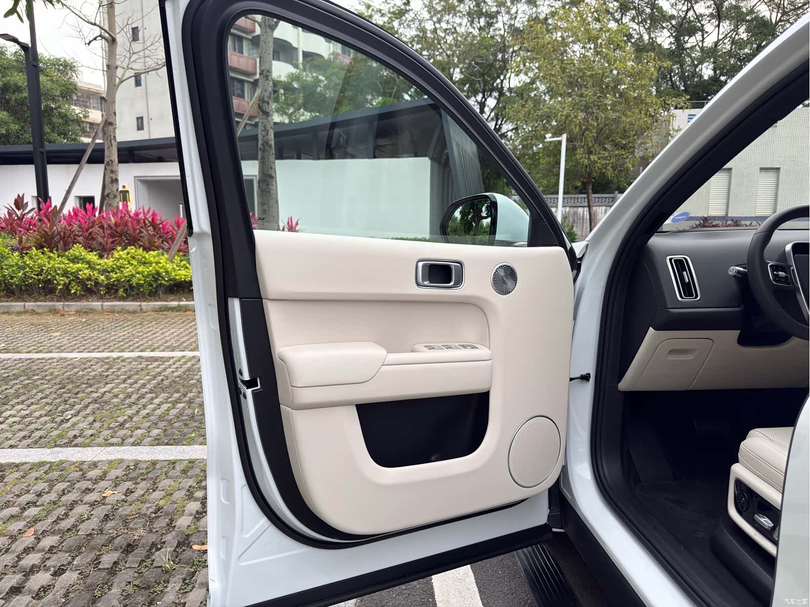 Li Auto L9, 2025 15