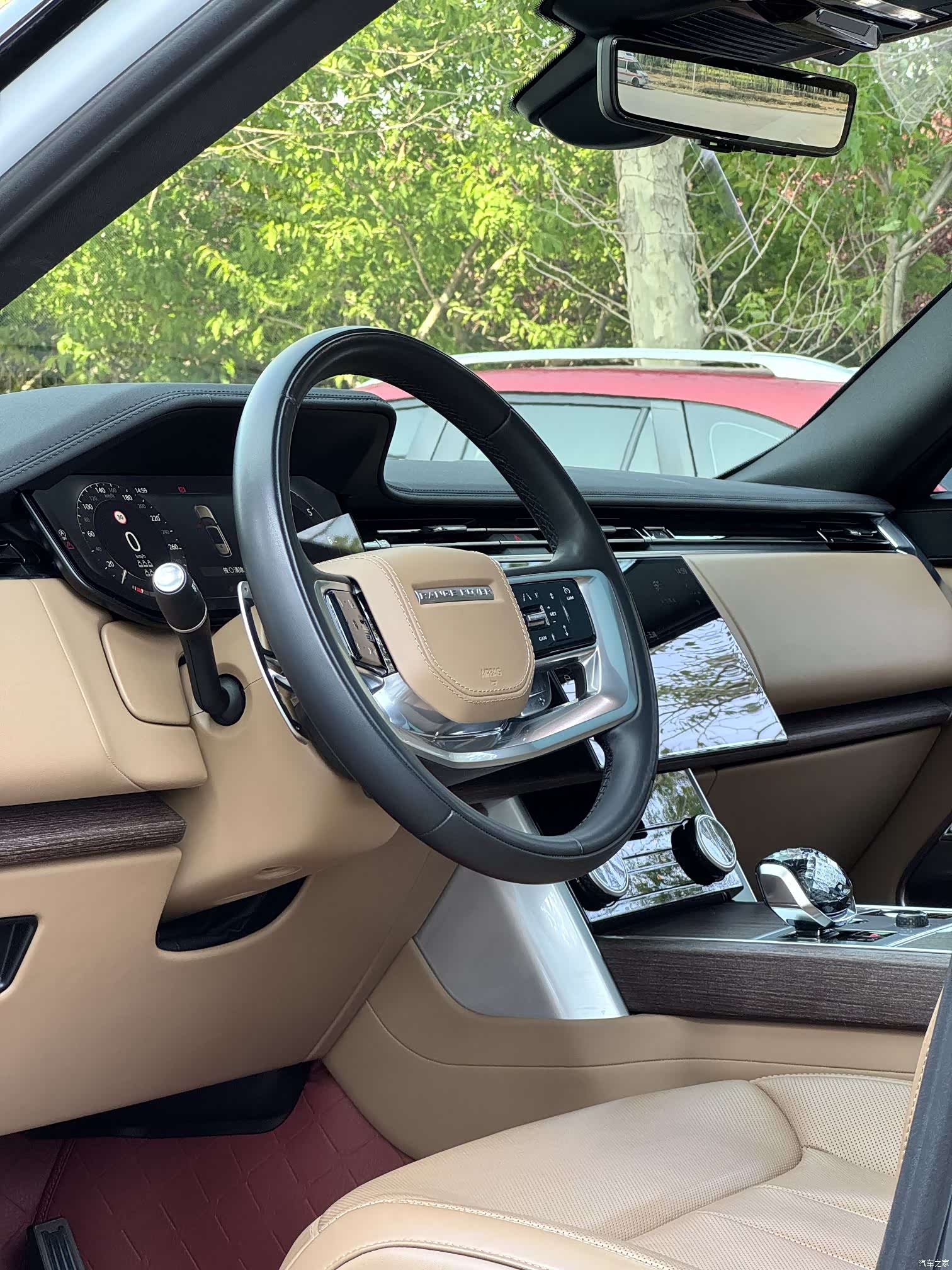 Land Rover Range Rover, 2023 12