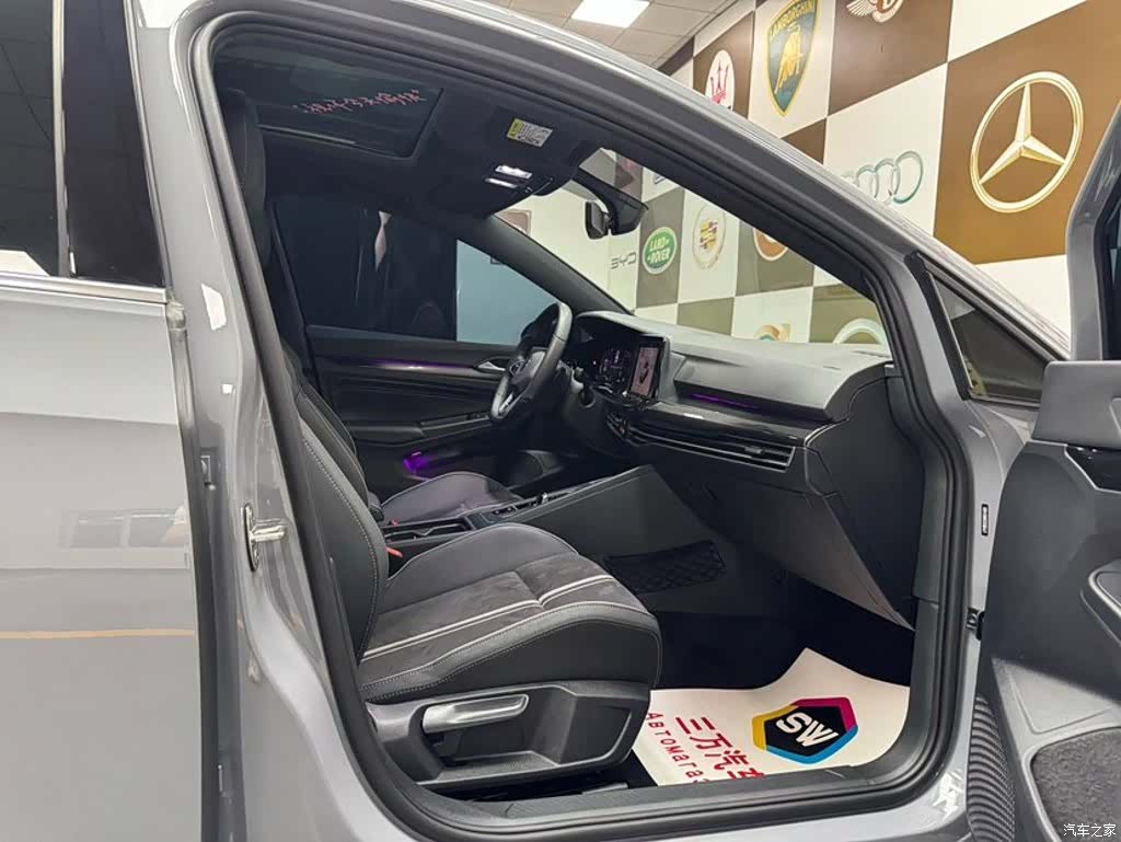 Volkswagen Golf, 2023 10