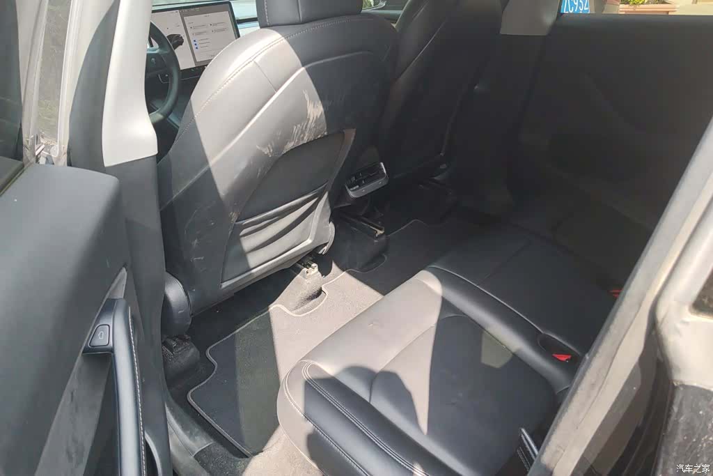 Tesla Model Y, 2021 11