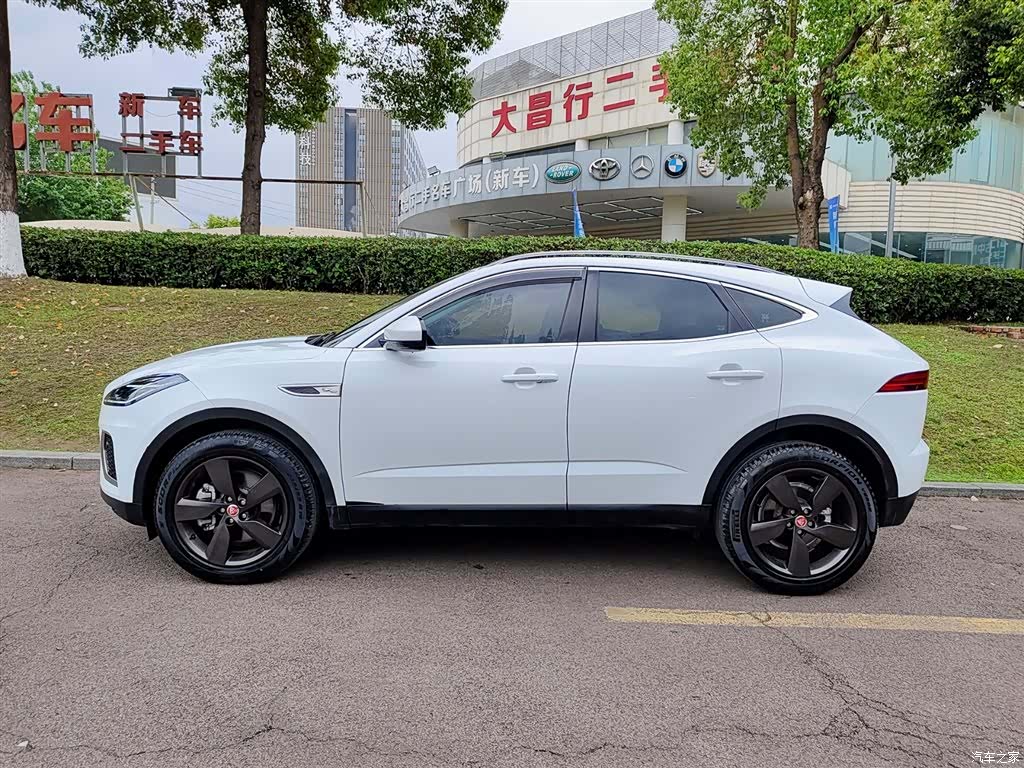 Land Rover E-PACE, 2025 3