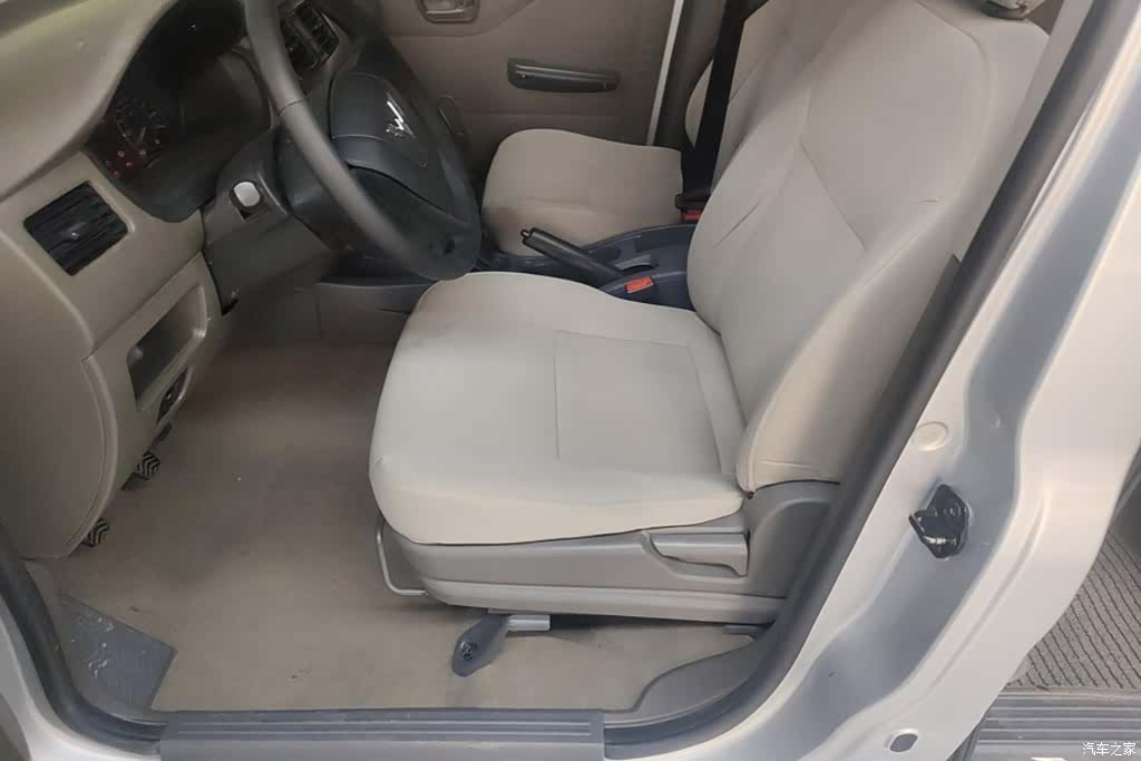 Wuling V, 2019 9