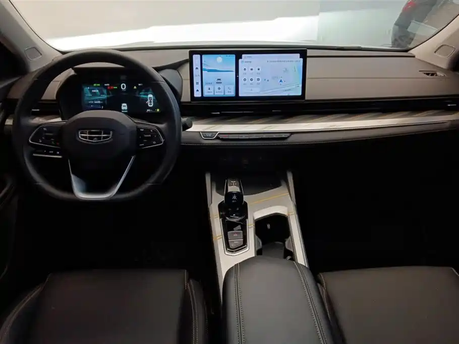 Geely Emgrand L HiP