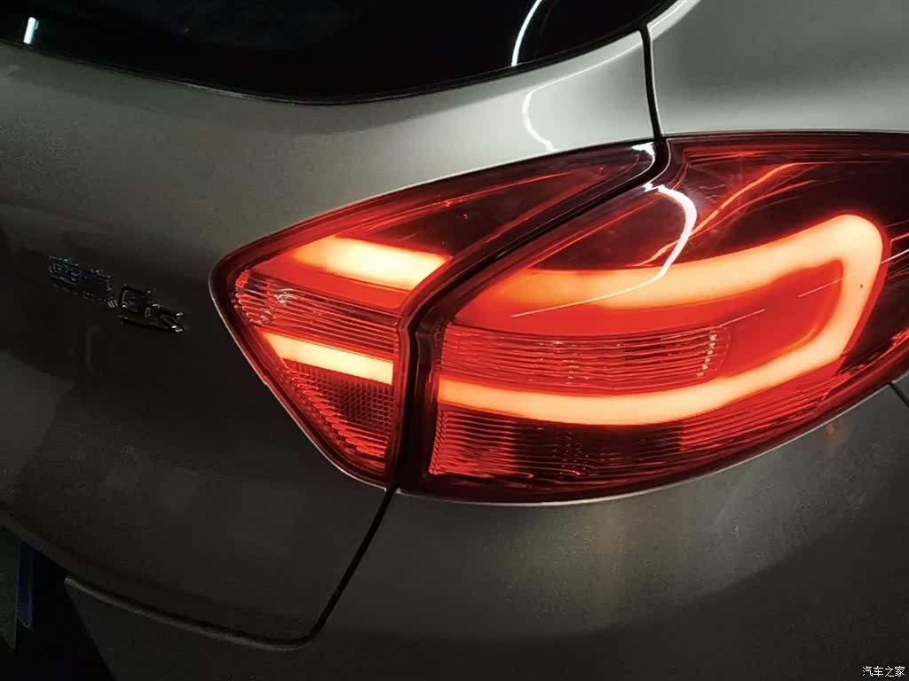 Geely Emgrand, 2017 8