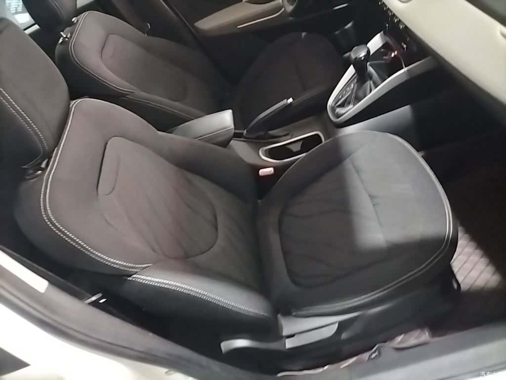 Wuling 510, 2020 25