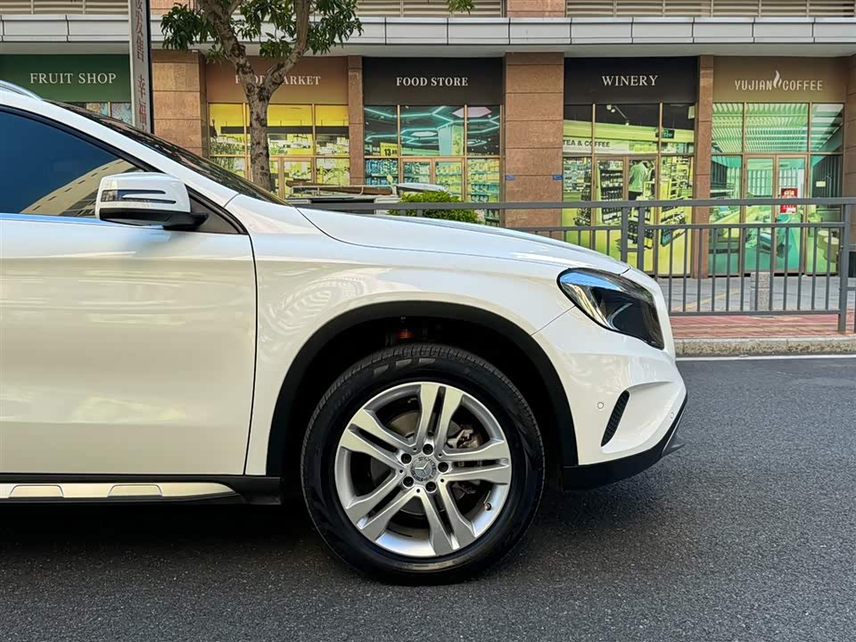 Mercedes-Benz GLA