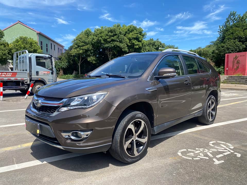 BYD S7