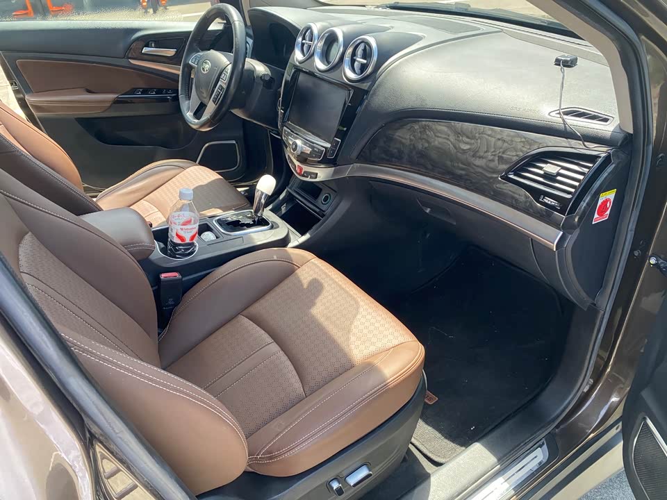 BYD S7