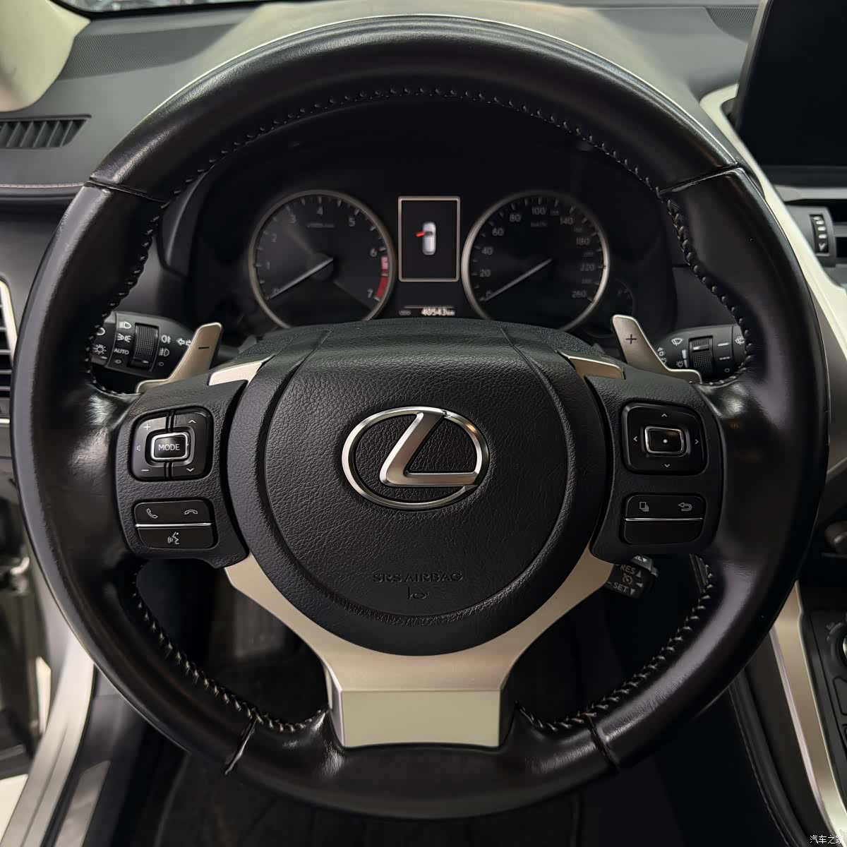Lexus NX, 2021 13