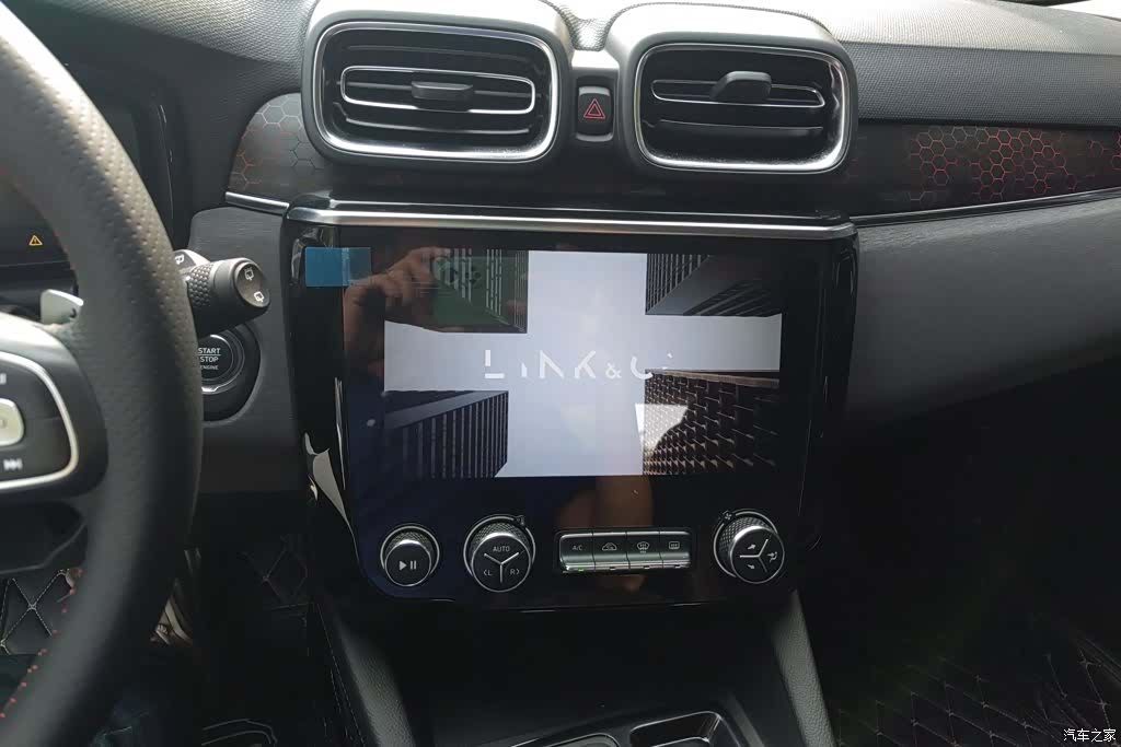 Lynk & Co 01, 2019 13