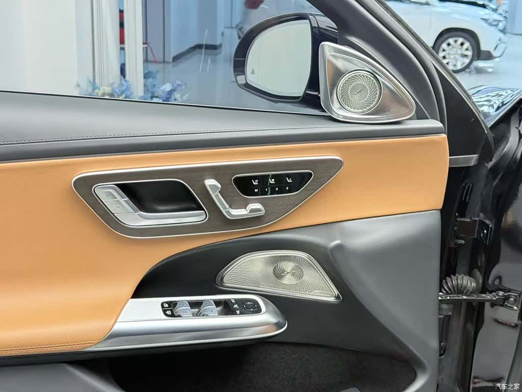 Mercedes-Benz E-Class, 2024 7