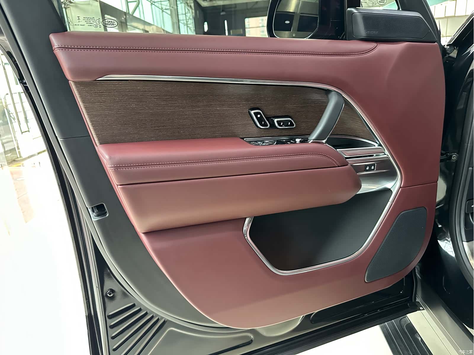 Land Rover Range Rover, 2025 12