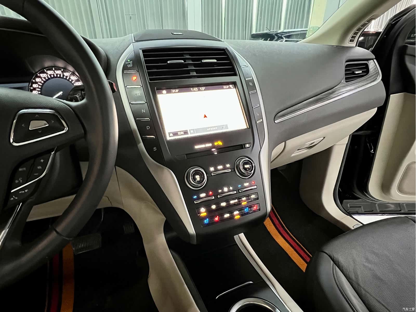 Lincoln MKC, 2019 12