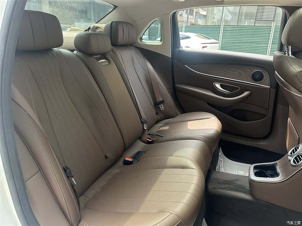 Mercedes-Benz E-Class, 2022 14