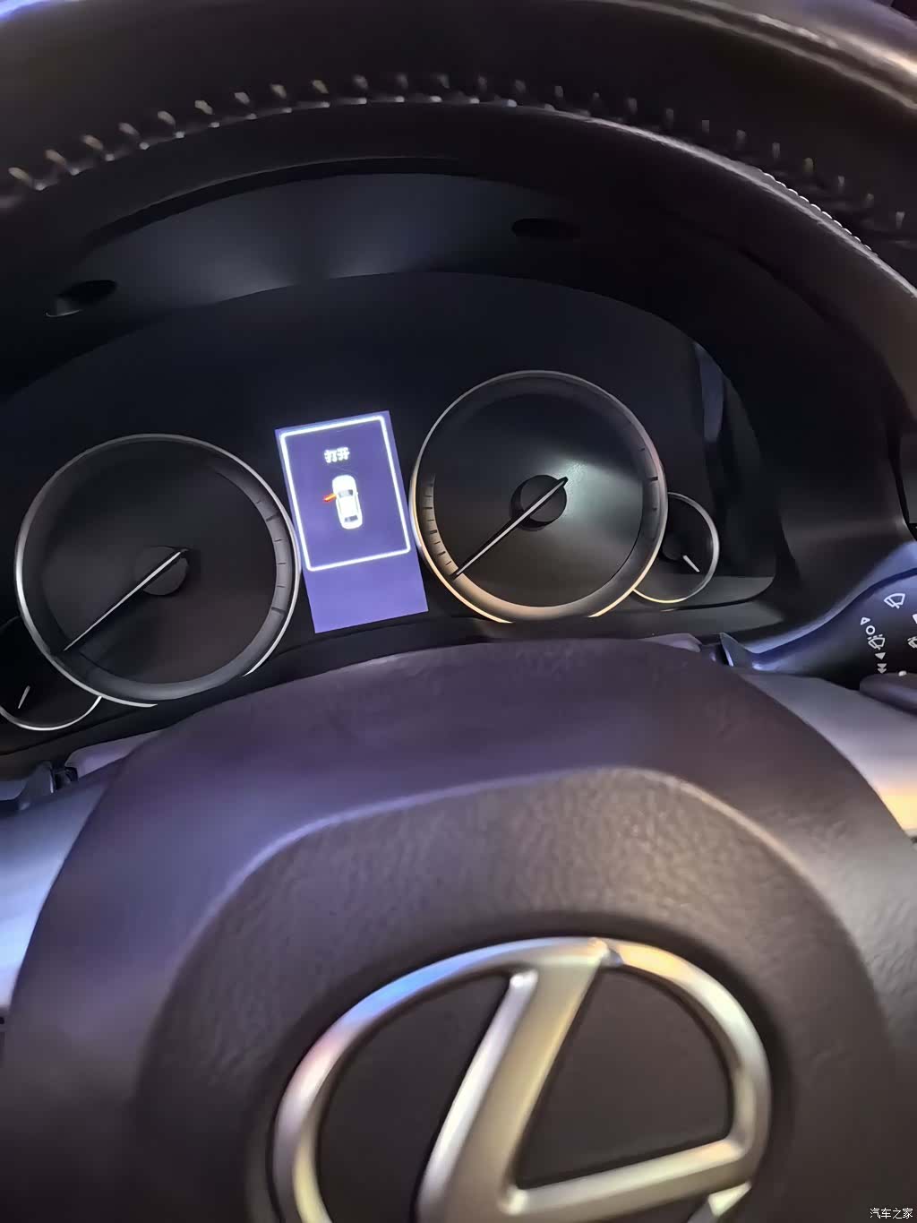 Lexus ES, 2017 все фото