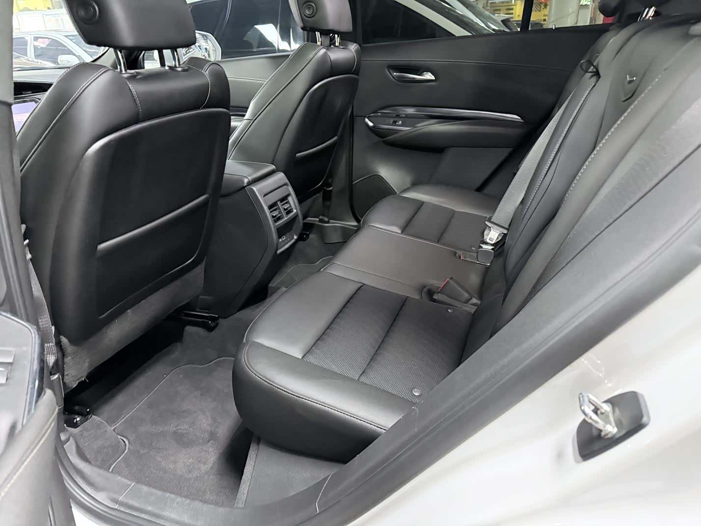 Cadillac XT4, 2021 11