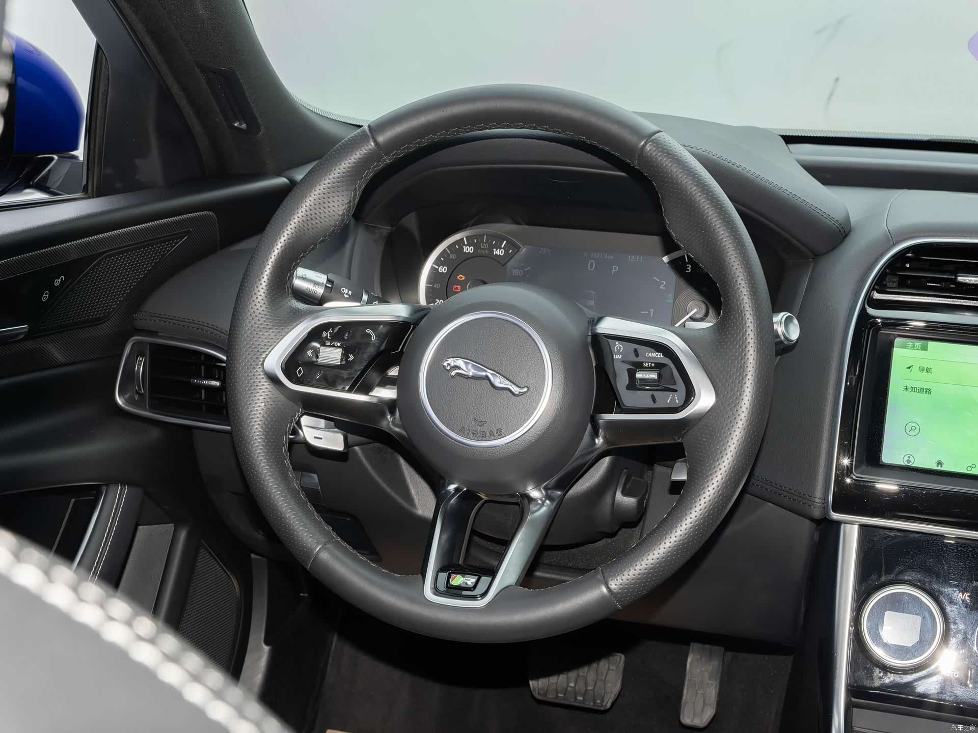 Land Rover XEL, 2021 8