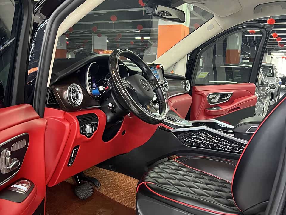 Mercedes-Benz V-class