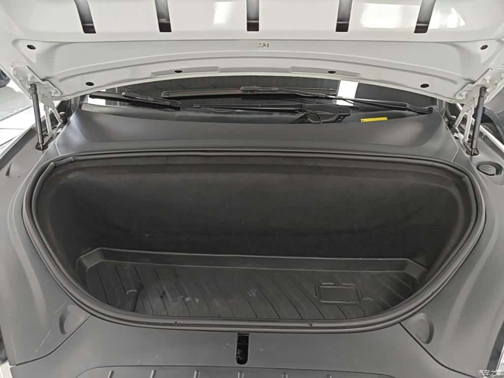 Tesla Model X, 2021 16