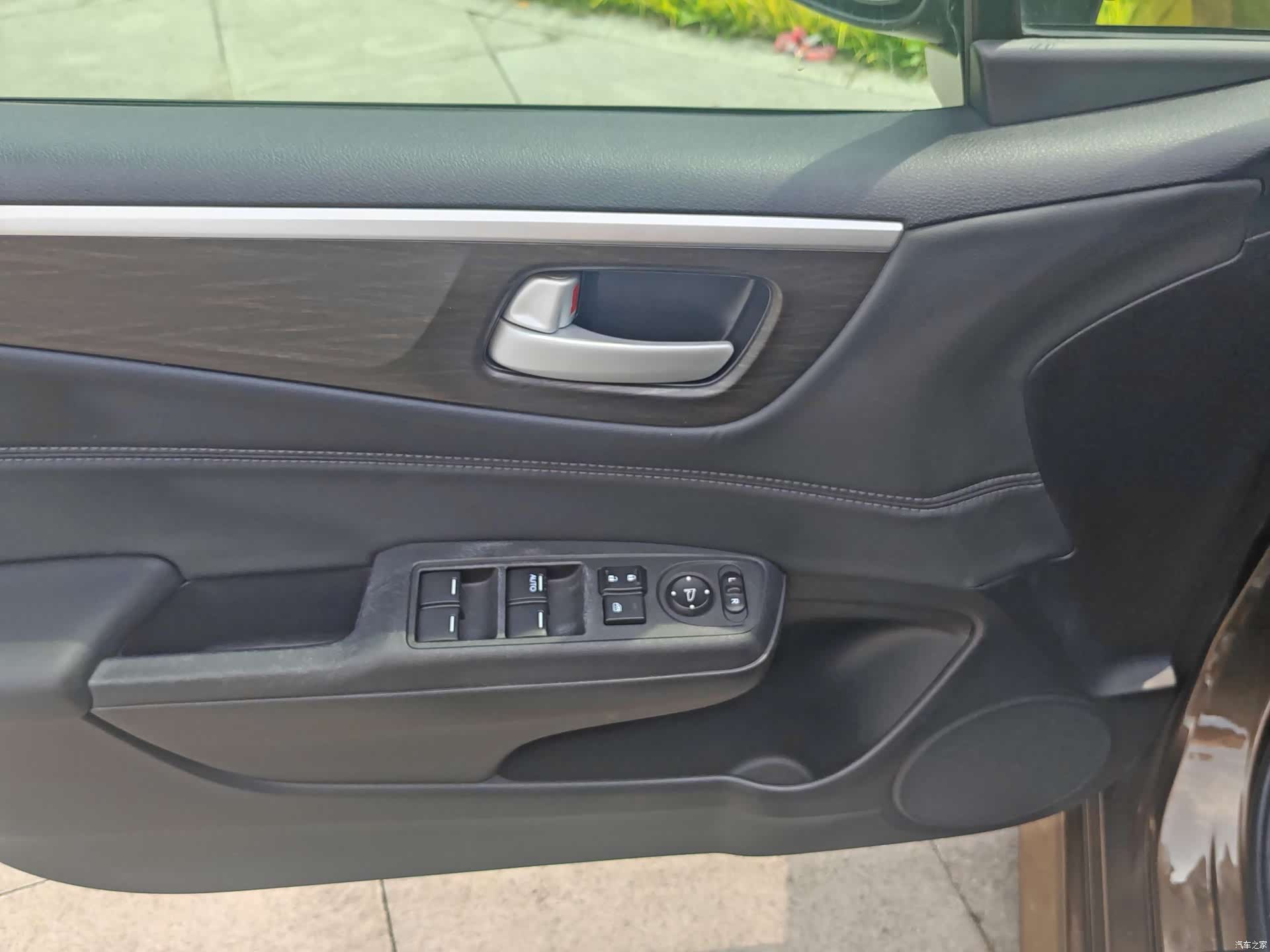 Honda Jade, 2015 8