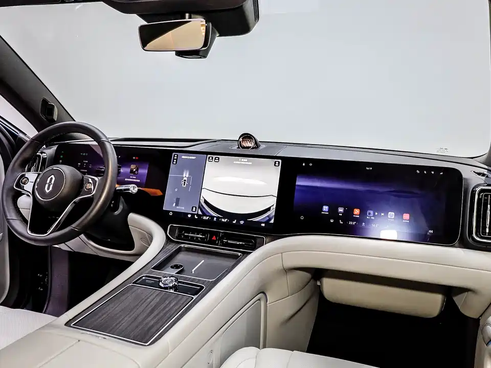 AITO Ask the world M9