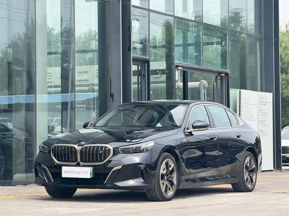 BMW i5