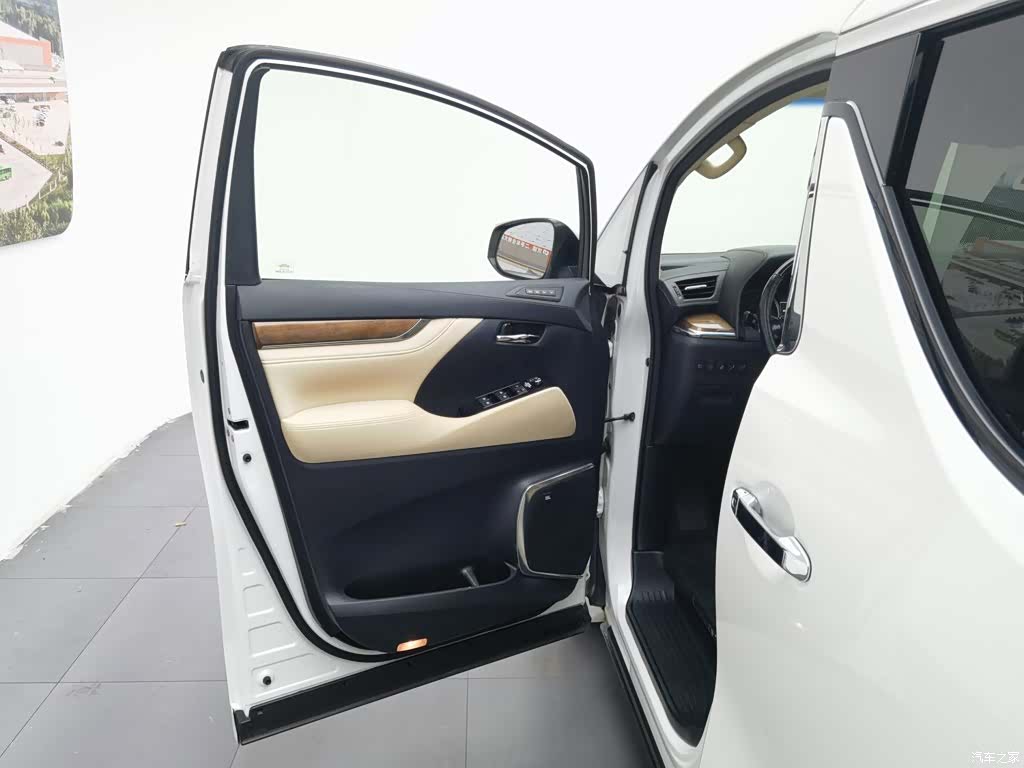 Toyota Alphard, 2017 8